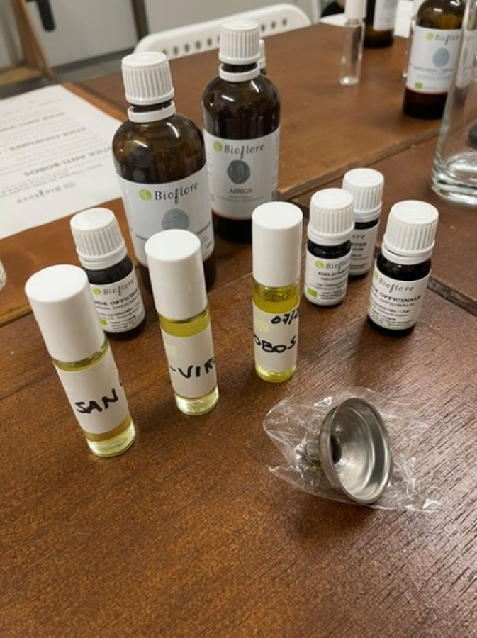 Huiles essentielles préparées pour l'atelier d'aromathérapie